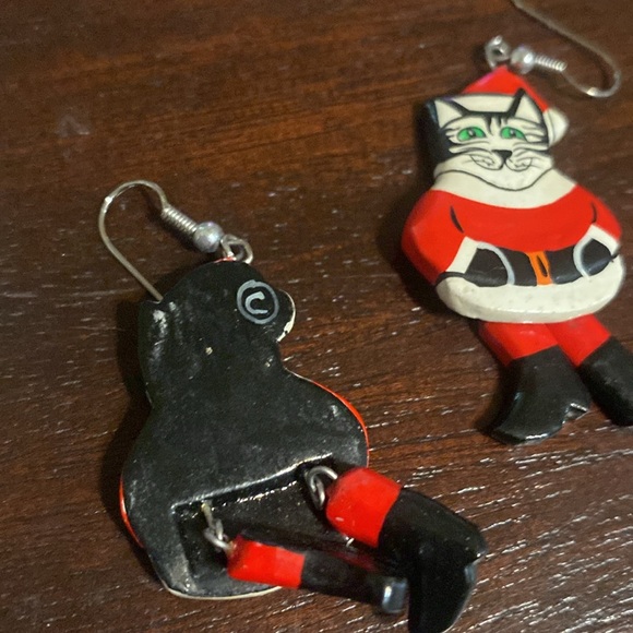 Cat Santa dangle earrings (UU) - Picture 2 of 4